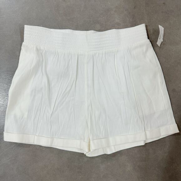 Gianni Bini Smocked Linen Blend Elastic Waist Pull On Shorts White Beach XL NWT - Picture 1 of 7